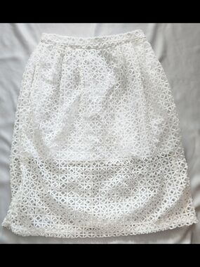 RW&CO. White Lace Overlay Pencil Skirt